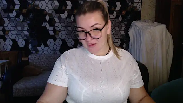 Snapshot of NikaSkylink chatting on January 14, 2026, 5:13 am NikaSkylink online show from January 14, 2026, 5:13 am