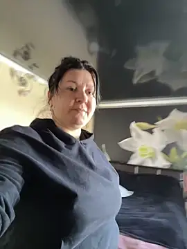 Liza Will online show from April 16, 2026, 10:27 am