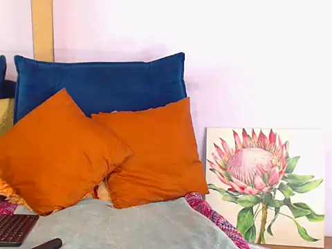 Snapshot of SexyScarlet101 chatting on January 8, 2026, 6:43 pm SexyScarlet101 online show from January 8, 2026, 6:43 pm