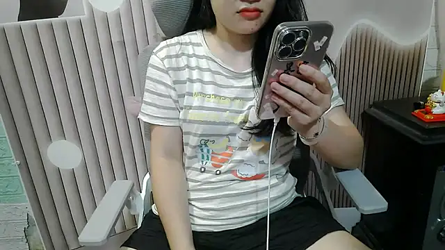 Emachiii online show from September 28, 2025, 4:29 am