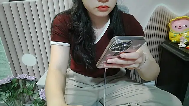 Emachiii online show from October 9, 2025, 1:03 am