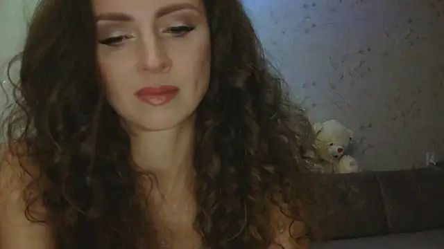 Amber Carrol online show from November 5, 2025, 5:24 pm