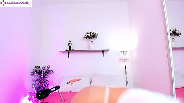 AlahiaSloane online show from September 24, 2025, 11:24 am