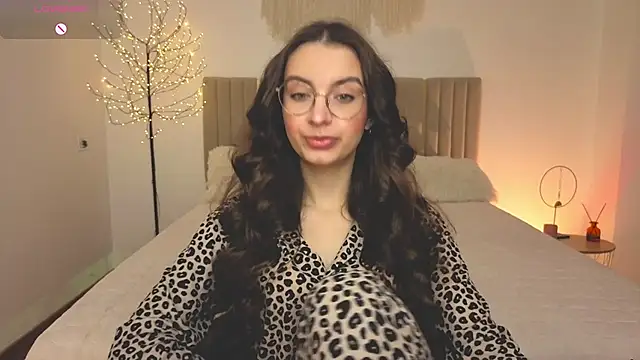 Snapshot of Real_cutie1 chatting on April 22, 2026, 1:01 pm Real cutie1 online show from April 22, 2026, 1:01 pm