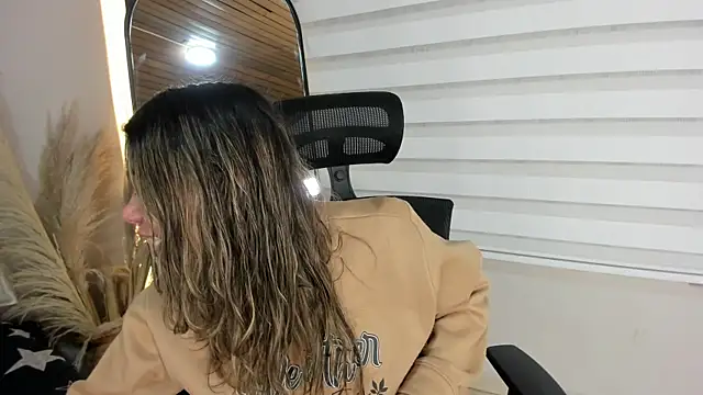 Snapshot of Rachell_criss chatting on October 30, 2025, 4:25 am Rachell criss online show from October 30, 2025, 4:25 am