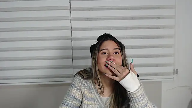 Snapshot of Rachell_criss chatting on November 25, 2025, 3:50 am Rachell criss online show from November 25, 2025, 3:50 am