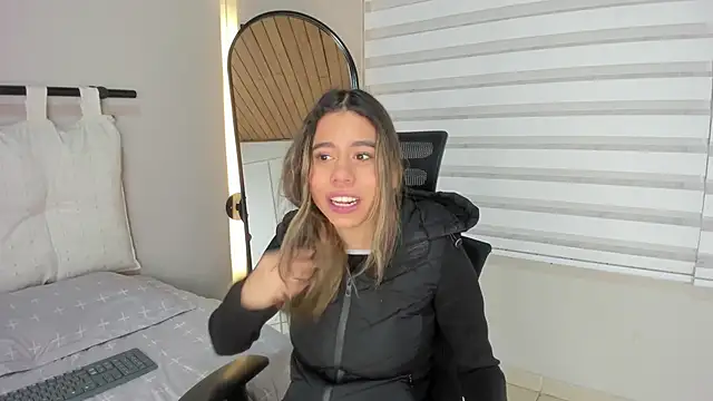 Snapshot of Rachell_criss chatting on November 29, 2025, 3:53 am Rachell criss online show from November 29, 2025, 3:53 am