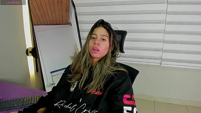 Snapshot of Rachell_criss chatting on December 22, 2025, 3:47 am Rachell criss online show from December 22, 2025, 3:47 am