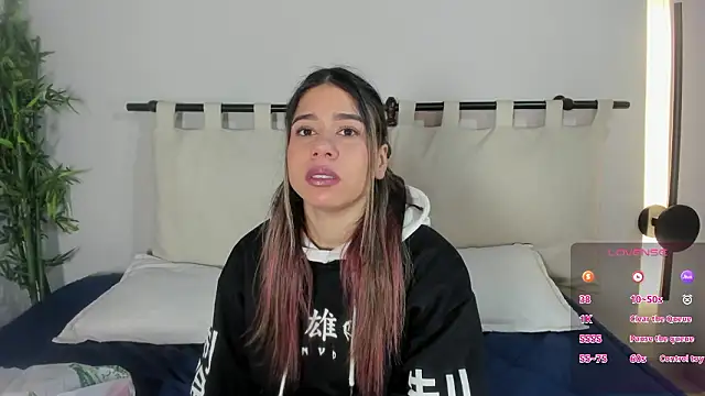 Snapshot of Rachell_criss chatting on February 7, 2026, 4:27 am Rachell criss online show from February 7, 2026, 4:27 am