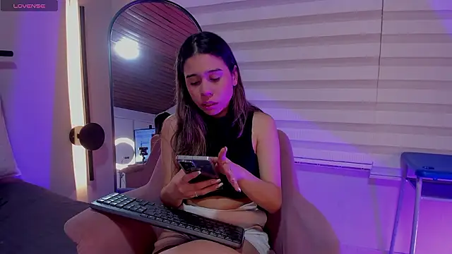 Snapshot of Rachell_criss chatting on March 4, 2026, 4:07 am Rachell criss online show from March 4, 2026, 4:07 am