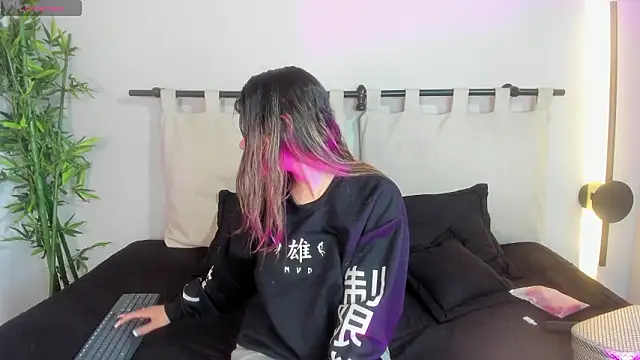 Rachell criss online show from March 10, 2026, 4:06 am