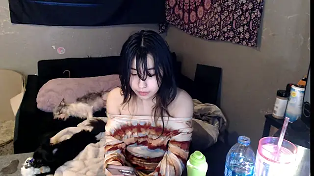 London Ray online show from November 14, 2025, 7:51 am