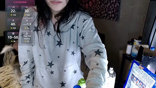 London Ray online show from December 5, 2025, 4:32 am