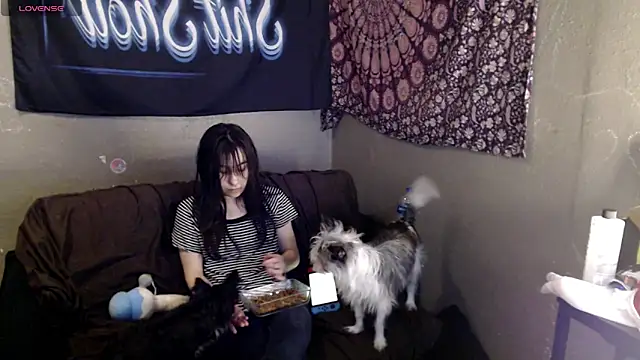 London Ray online show from April 12, 2026, 7:41 pm