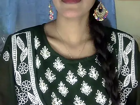 zara Khan0 online show from September 27, 2025, 4:39 am
