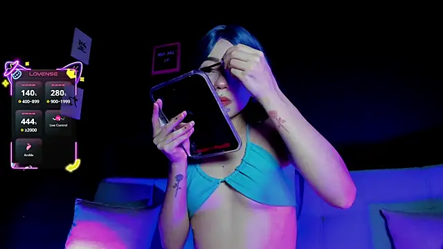 madiixwatson online show from November 13, 2025, 10:47 am