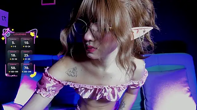 madiixwatson online show from November 29, 2025, 12:08 pm