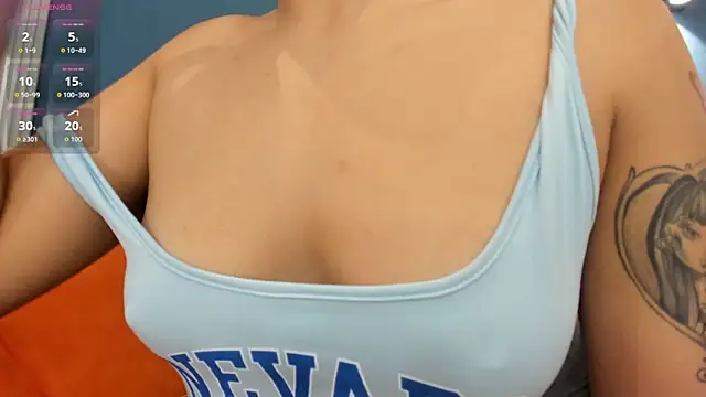 MartinaBlakees online show from December 5, 2025, 12:47 pm