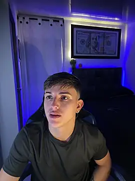 Justin trevor1 online show from April 14, 2026, 12:49 am