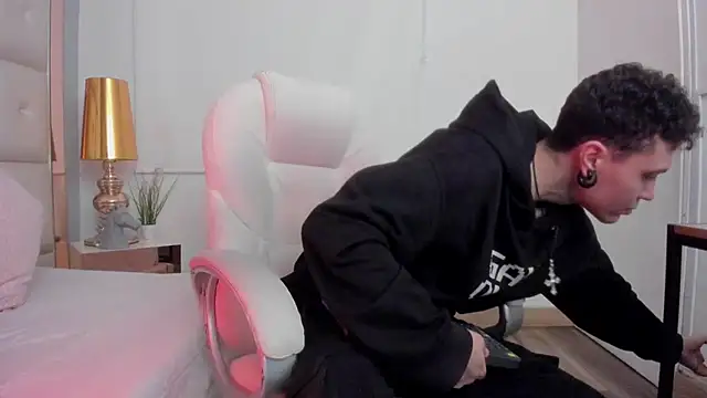 dark sun302 online show from November 8, 2025, 9:35 pm