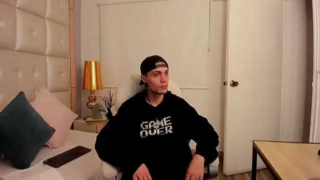 dark sun302 online show from December 14, 2025, 3:01 am