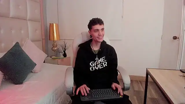 dark sun302 online show from December 15, 2025, 2:05 am