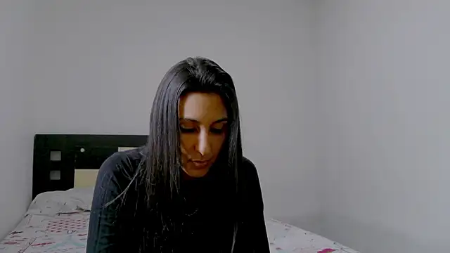 Saloriz Col online show from September 10, 2025, 9:04 pm