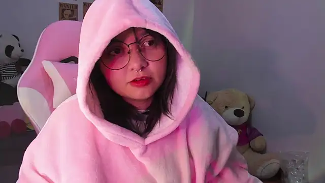 Lolii Zoe online show from November 22, 2025, 2:21 am