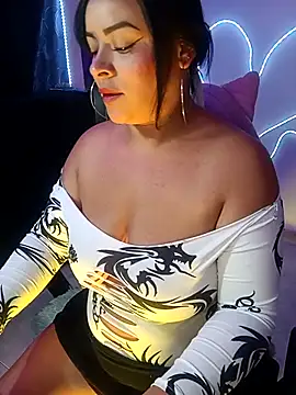 Danniela20 online show from November 25, 2025, 4:34 am