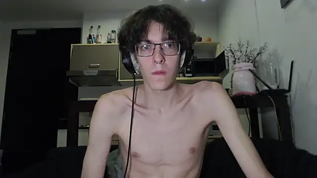 Snapshot of LovesomeCookie chatting on October 8, 2025, 12:47 pm LovesomeCookie online show from October 8, 2025, 12:47 pm