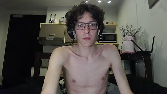 Snapshot of LovesomeCookie chatting on October 10, 2025, 5:12 pm LovesomeCookie online show from October 10, 2025, 5:12 pm