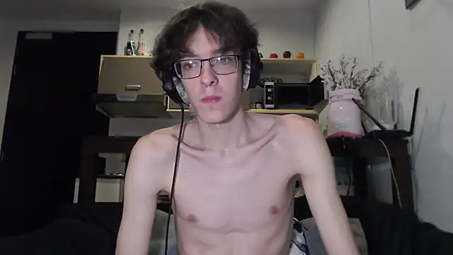 Snapshot of LovesomeCookie chatting on October 13, 2025, 2:06 pm LovesomeCookie online show from October 13, 2025, 2:06 pm