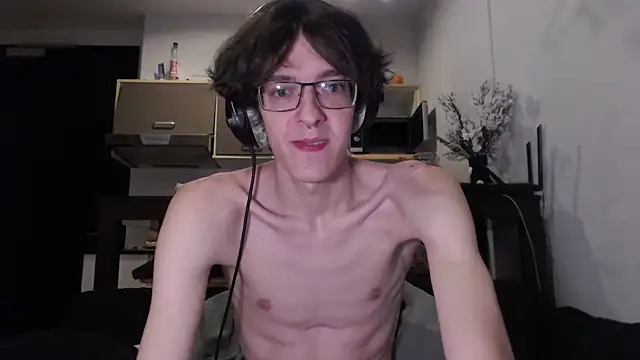 Snapshot of LovesomeCookie chatting on October 15, 2025, 7:14 pm LovesomeCookie online show from October 15, 2025, 7:14 pm