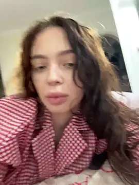 Hannah xBaby online show from December 21, 2025, 5:09 pm