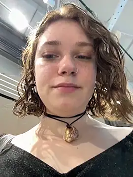 lucy-joy online show from October 7, 2025, 10:34 am