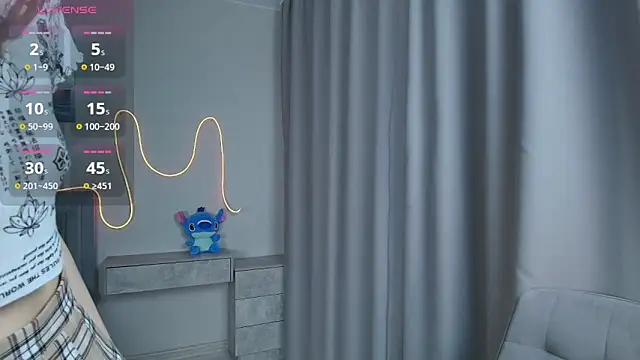 Snapshot of FoxyMira chatting on September 11, 2025, 1:33 pm FoxyMira online show from September 11, 2025, 1:33 pm