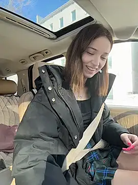 DollyTall online show from February 15, 2026, 8:24 am