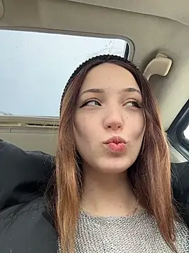 DollyTall online show from March 3, 2026, 6:52 am