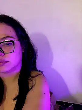 Emily Taylor2 online show from October 17, 2025, 1:53 am