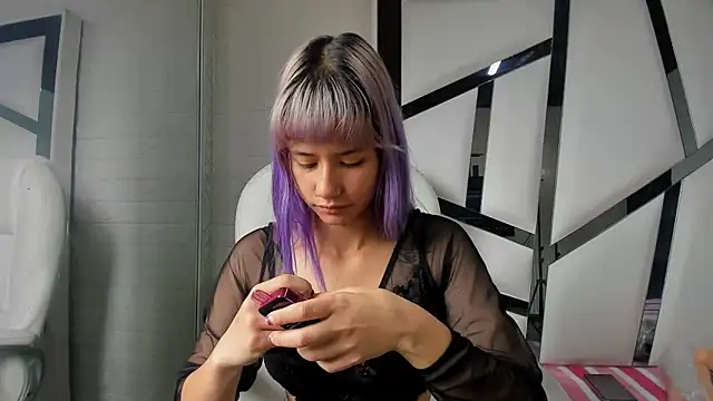 barbieambar online show from September 14, 2025, 2:05 pm