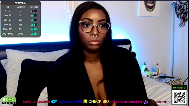 LaylaAriana online show from November 7, 2025, 3:50 am