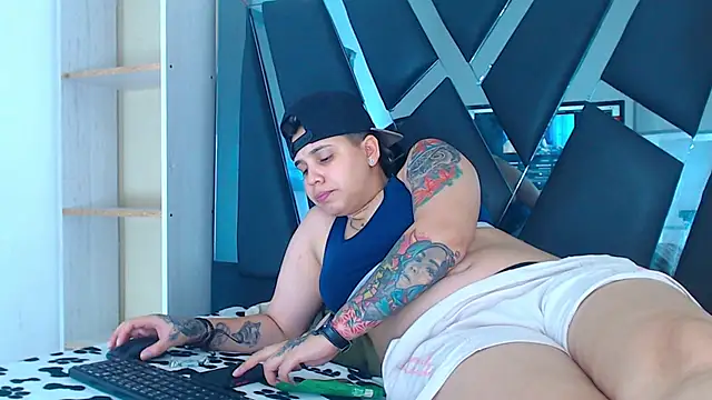 Snapshot of karla_sexy21 chatting on November 1, 2025, 5:20 am karla sexy21 online show from November 1, 2025, 5:20 am