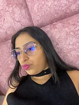 AmyStar1 online show from September 26, 2025, 1:37 pm