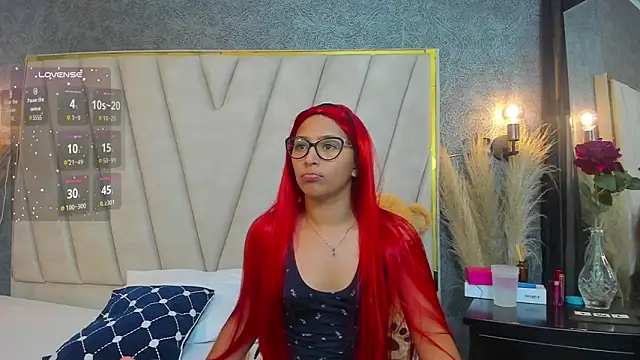 AmyStar1 online show from November 8, 2025, 9:13 pm