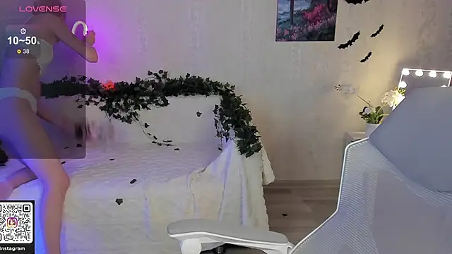 ArleneThomas online show from November 5, 2025, 1:00 pm