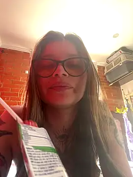 KoraSweett online show from December 17, 2025, 6:36 pm