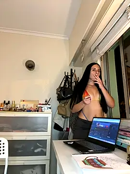 very licious online show from September 9, 2025, 8:52 pm