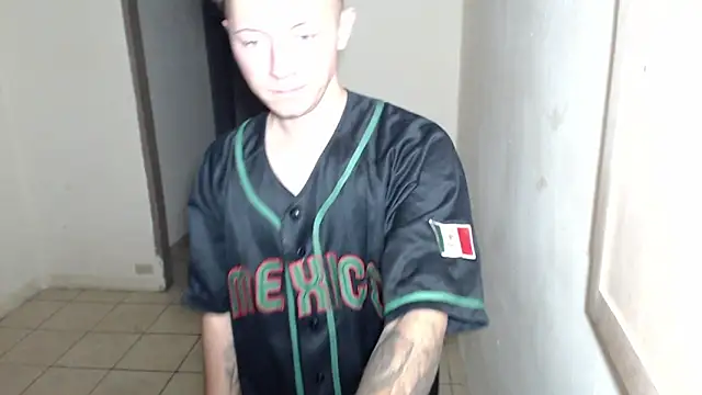 Snapshot of BlondZilla chatting on February 5, 2026, 9:36 am BlondZilla online show from February 5, 2026, 9:36 am