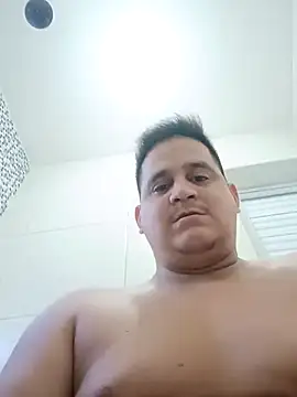 reguetones92 online show from November 16, 2025, 6:13 pm