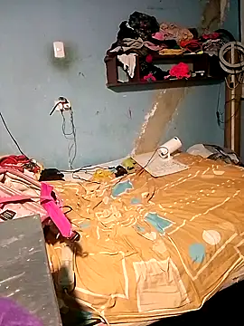 miroqui143 online show from October 3, 2025, 12:35 pm